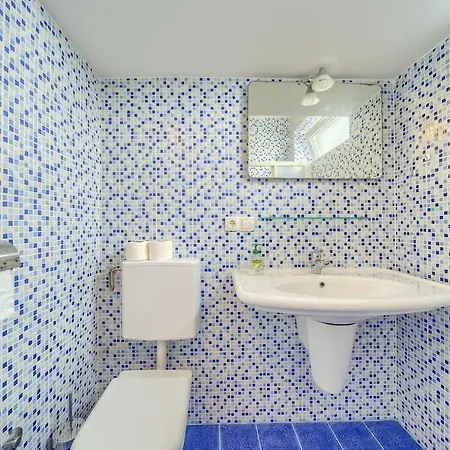 Casa vacanze T5 - Kuca T3 Tisno